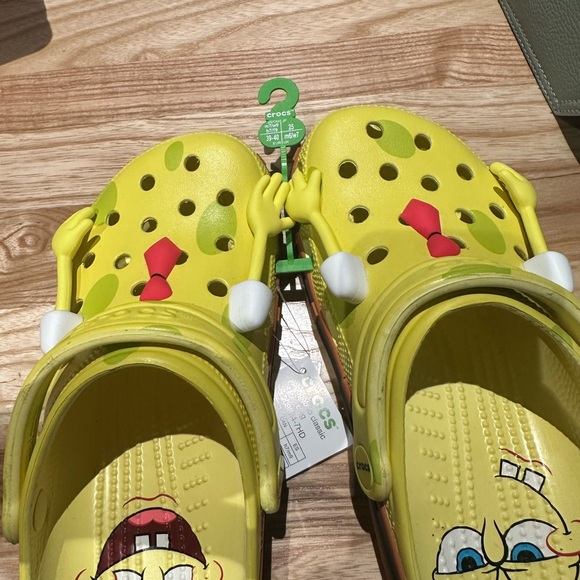 Spongebob crocs 7M/9W - Picture 2 of 4